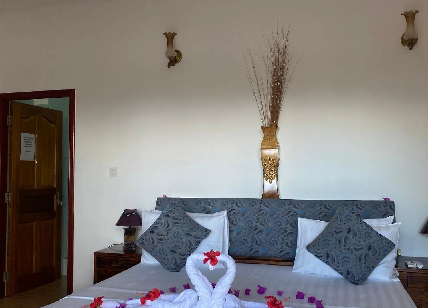Divers Lodge Guest House Beau Vallon  Nocleg ze śniadaniem