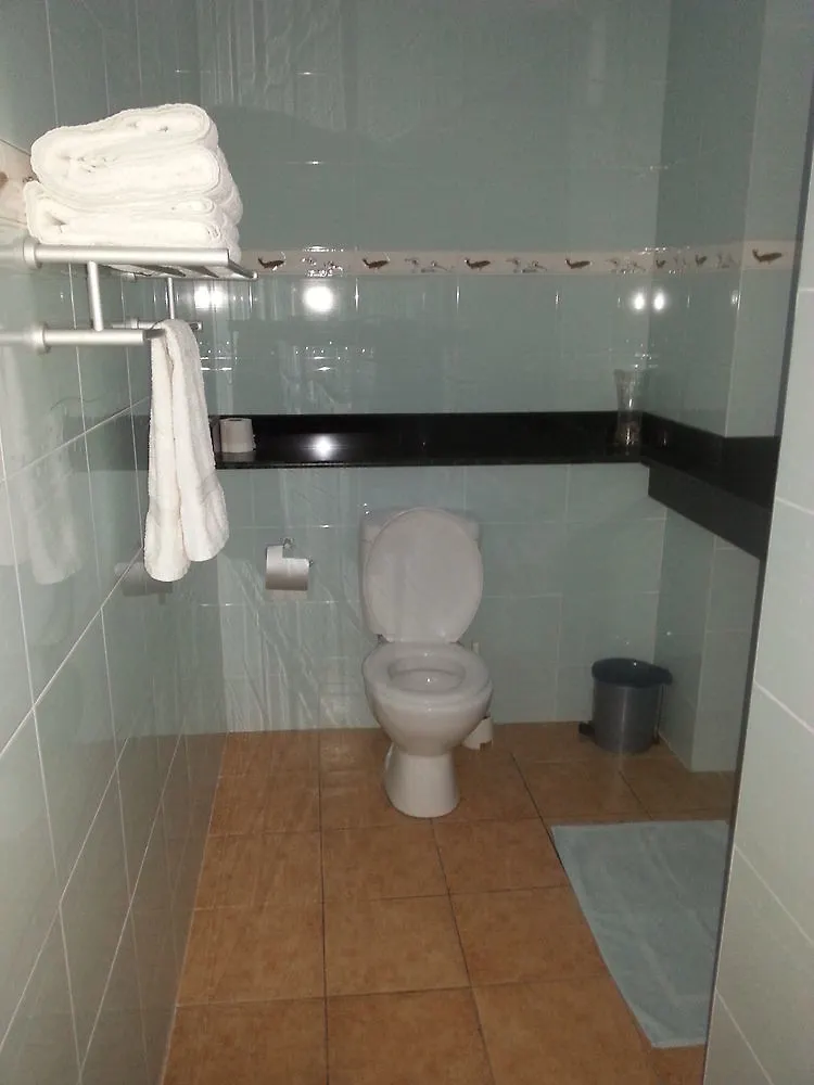 Divers Lodge Guest House Beau Vallon  2*, Beau Vallon (Mahe)
