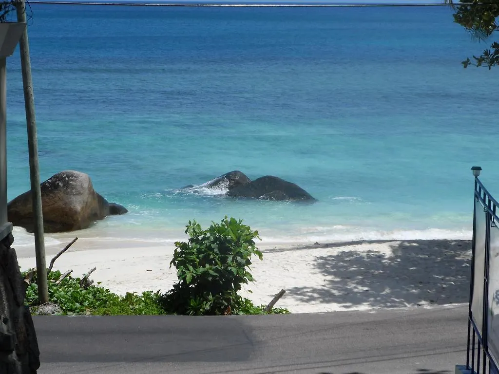 Divers Lodge Guest House Beau Vallon  2*, Beau Vallon (Mahe)