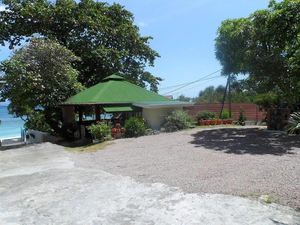 Divers Lodge Guest House Beau Vallon  Frühstückspension