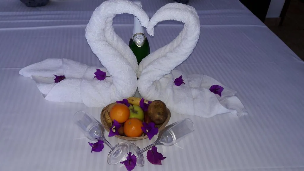 Divers Lodge Guest House Beau Vallon  Beau Vallon (Mahe)