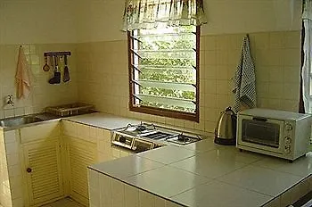 Divers Lodge Guest House Beau Vallon  2*, Beau Vallon (Mahe)