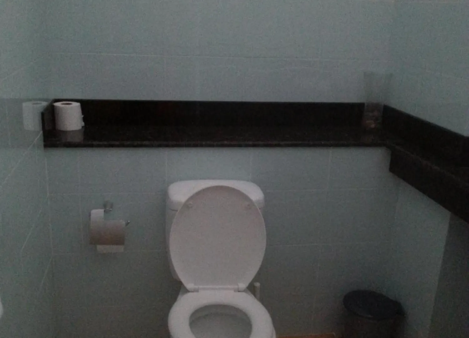 לינה וארוחת בוקר בו ואלון Divers Lodge Guest House