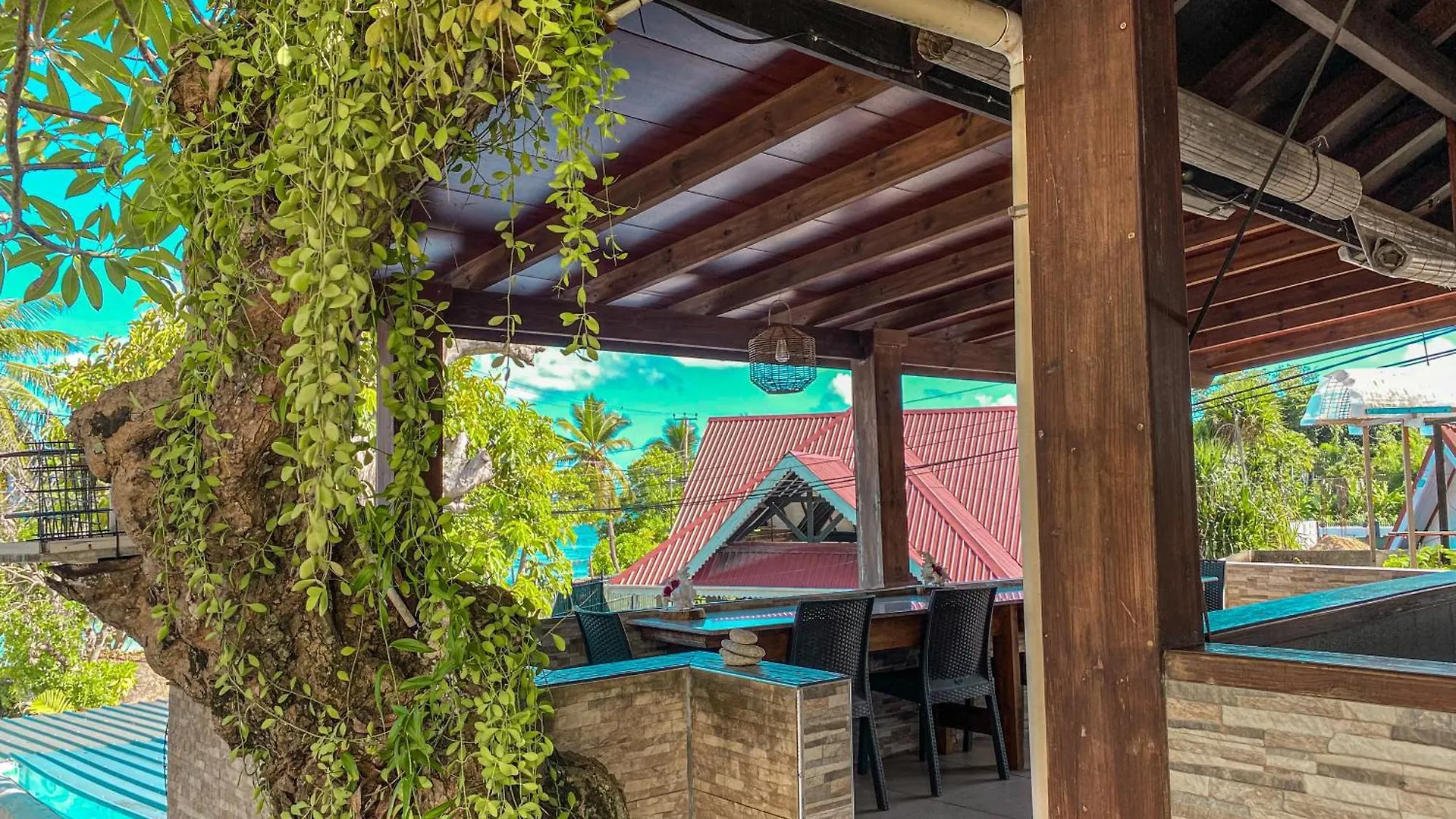 ** לינה וארוחת בוקר בו ואלון Divers Lodge Guest House סיישל